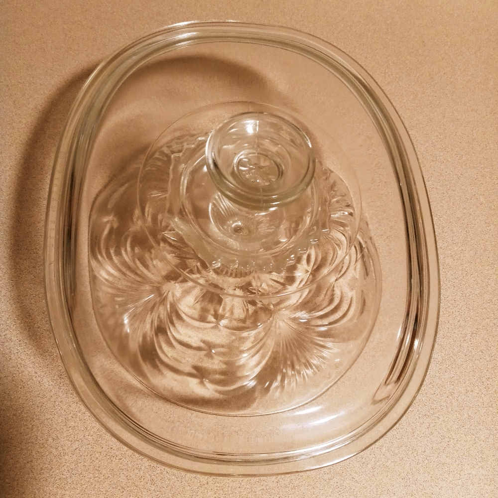 Pyrex Lid - Picture 2 of 3